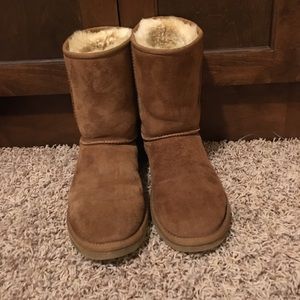 UGG Classic short boots