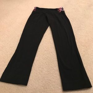 Lululemon cropped workout pants