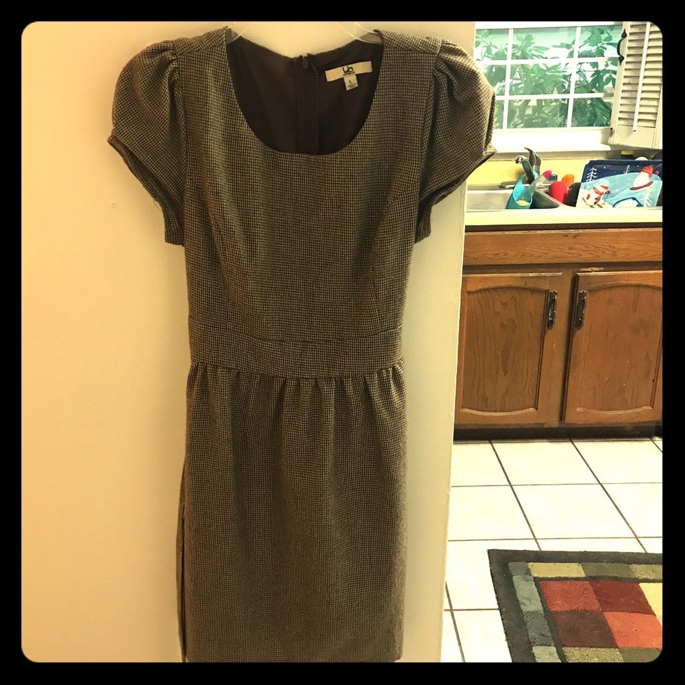 Brown dress