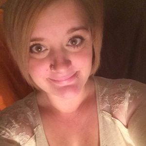 Meet your Posher, Desiree