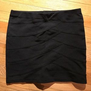 Black Mini skirt with pleated Design