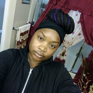 Meet your Posher, Ebony