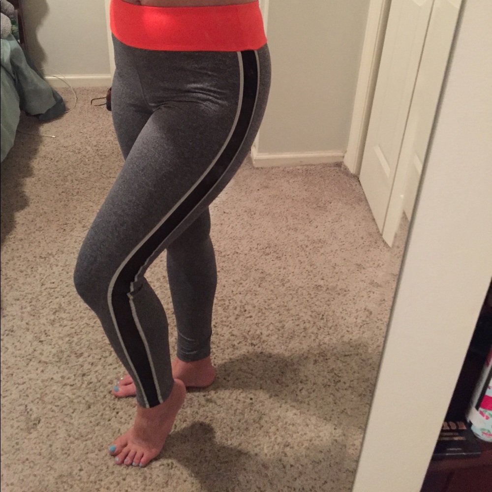 Brand new with tag work out leggings size small