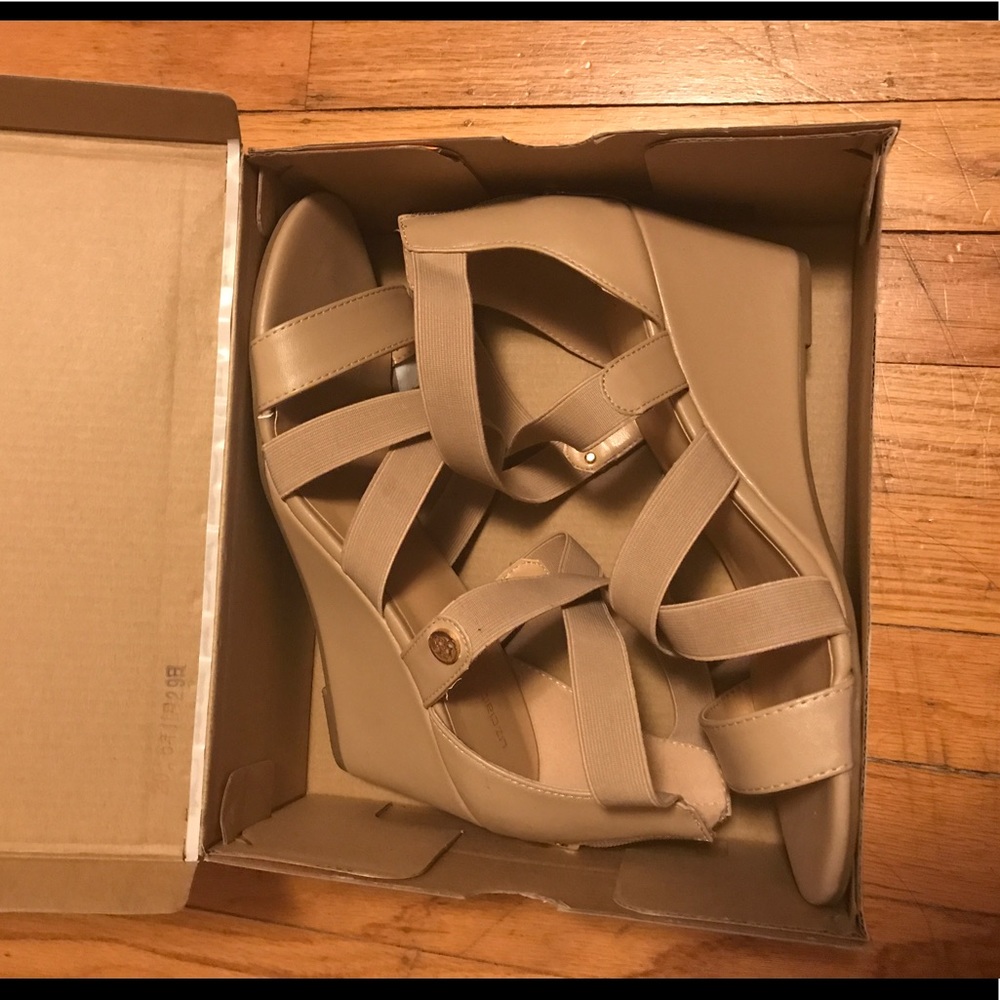 Liz Claiborne nude wedge
