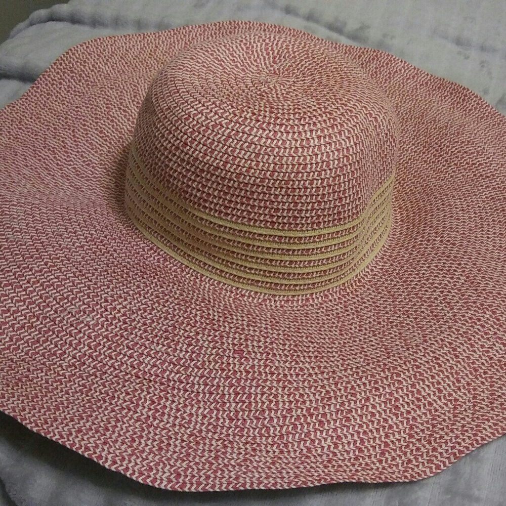 Floppy hat