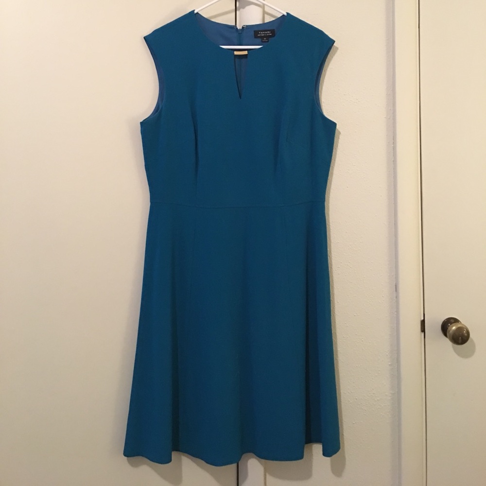 Tahari Dress 👗