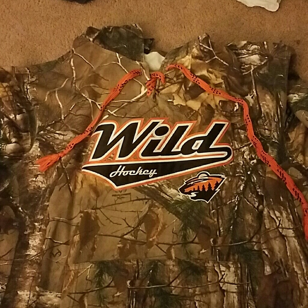 Minnesota wild hoody