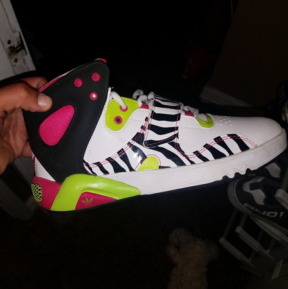 Adidas roundhouse mid