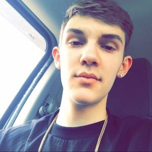 Meet your Posher, Colin