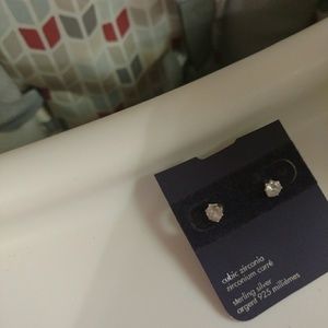 BRAND NEW STERLING SLIVER DIAMOND EARRINGS