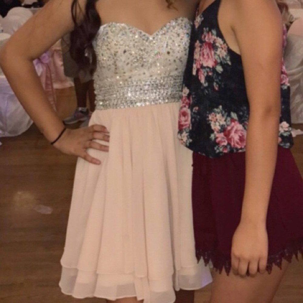 Quince dress that can be used from any occasion