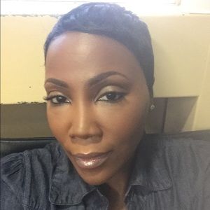 Meet your Posher, Roxanne