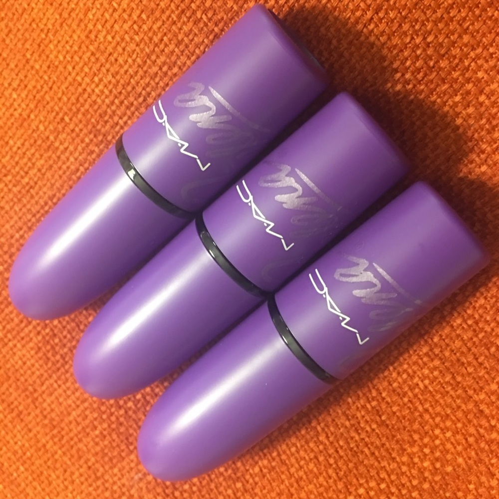 ⚡️FLASH SALE⚡️MAC Selena 2 Lipsticks👄