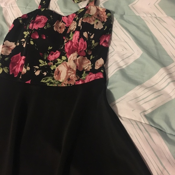 Flower Dress - Picture 3 of 3