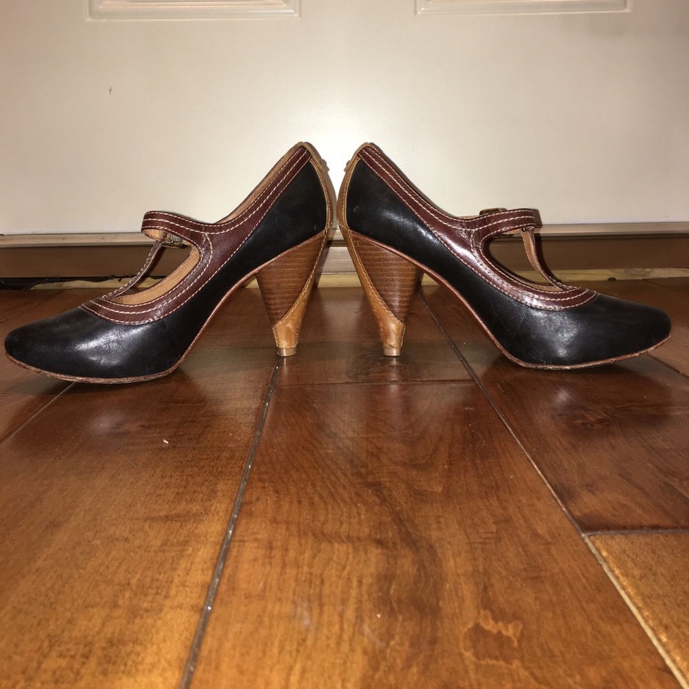 Vintage fossil heels