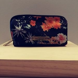 Tartan + Twine Black Floral Case