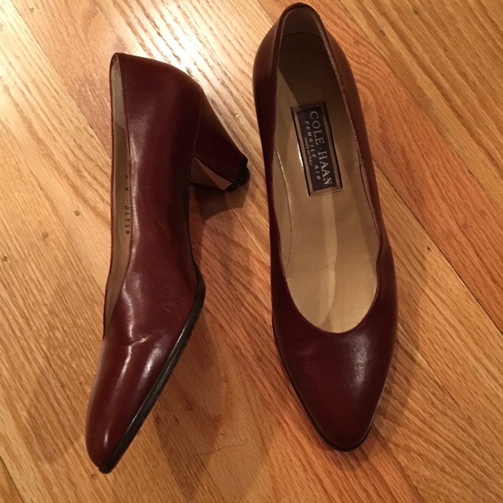 Classic Chic COLE HAAN BROWN LEATHER HEELS