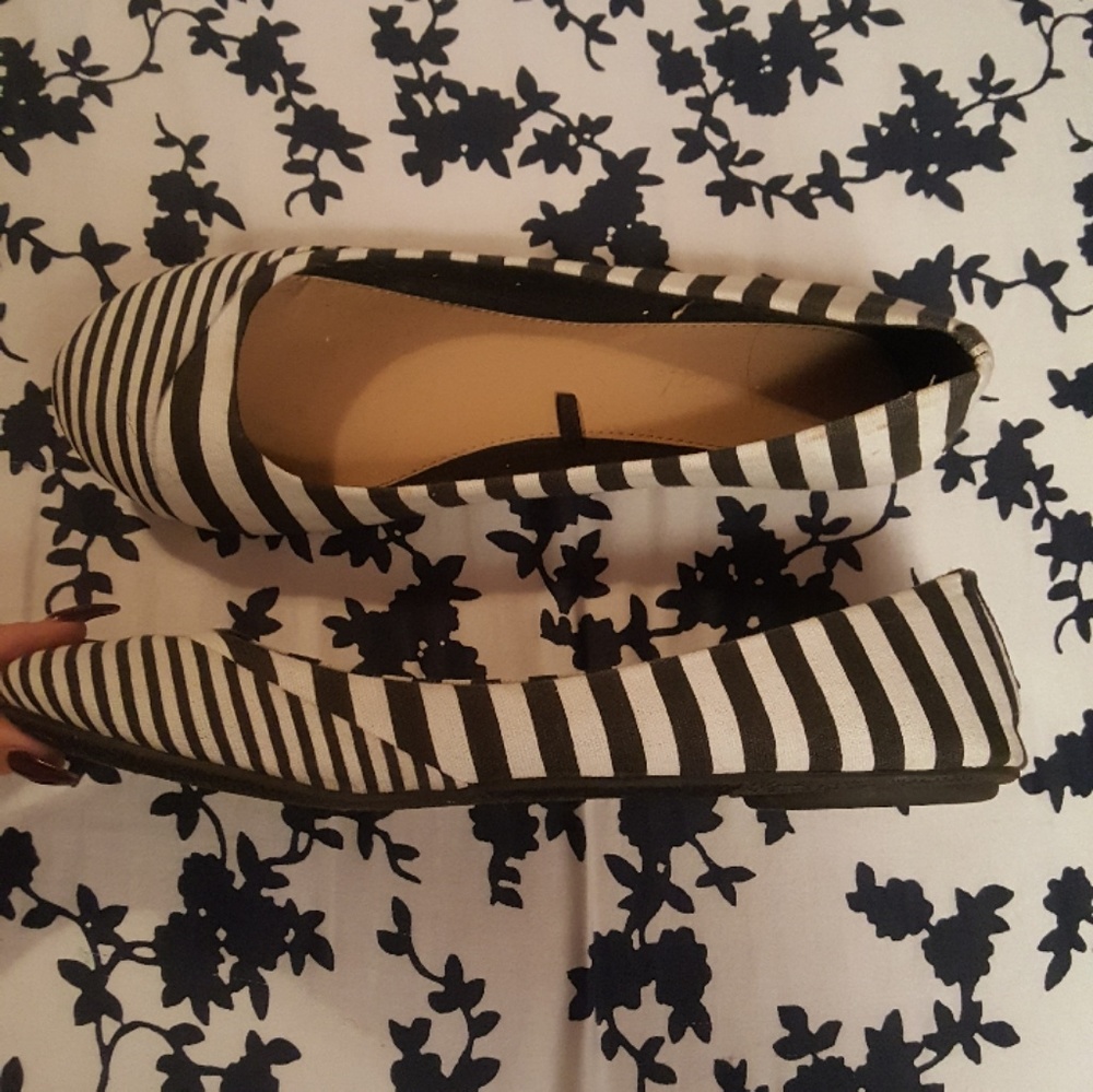 Wet Seal size 9 canvas