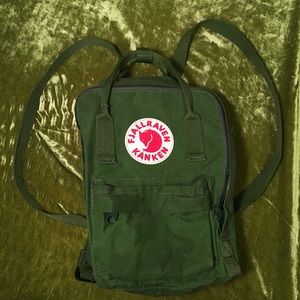 fjallraven kanken mini!