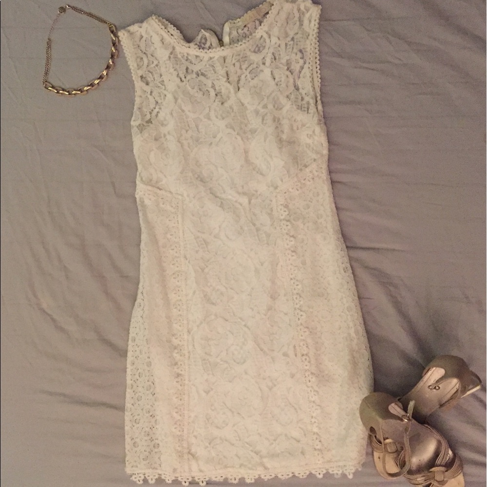 ON SALE! White lace dress: 💋Beautiful!