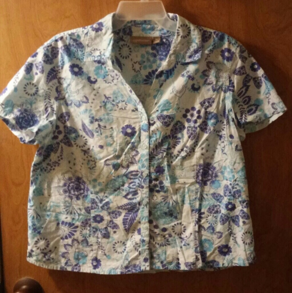 Croft and Barrow floral print button up Blouse PL