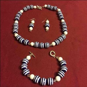 New Beautiful Women's Fashion Necklace Set