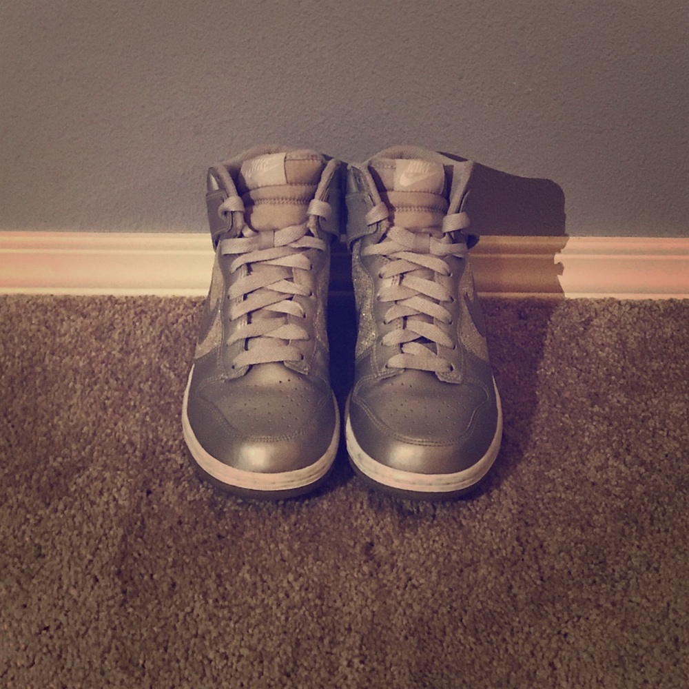 SILVER/SPARKLE NIKE HIGH-TOPS