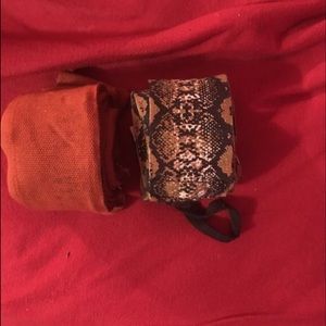 Title boxing wrist guards