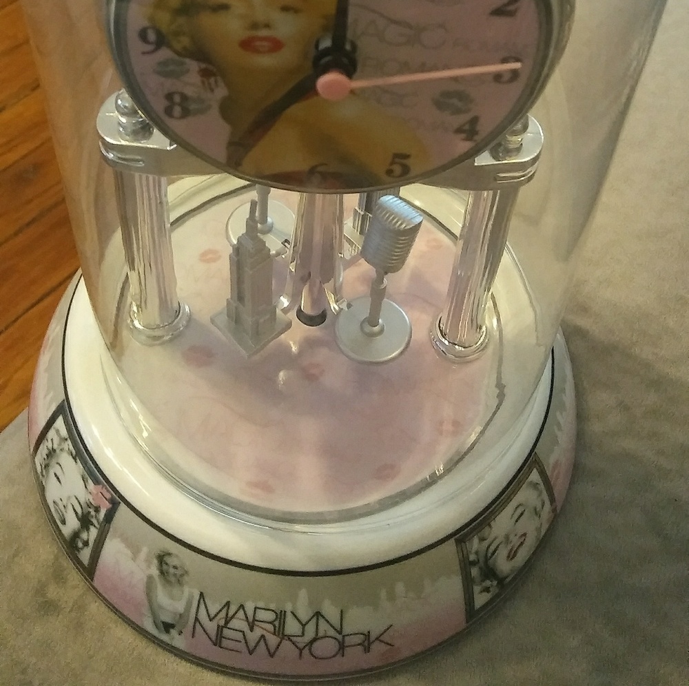 Clock - Picture 3 of 3