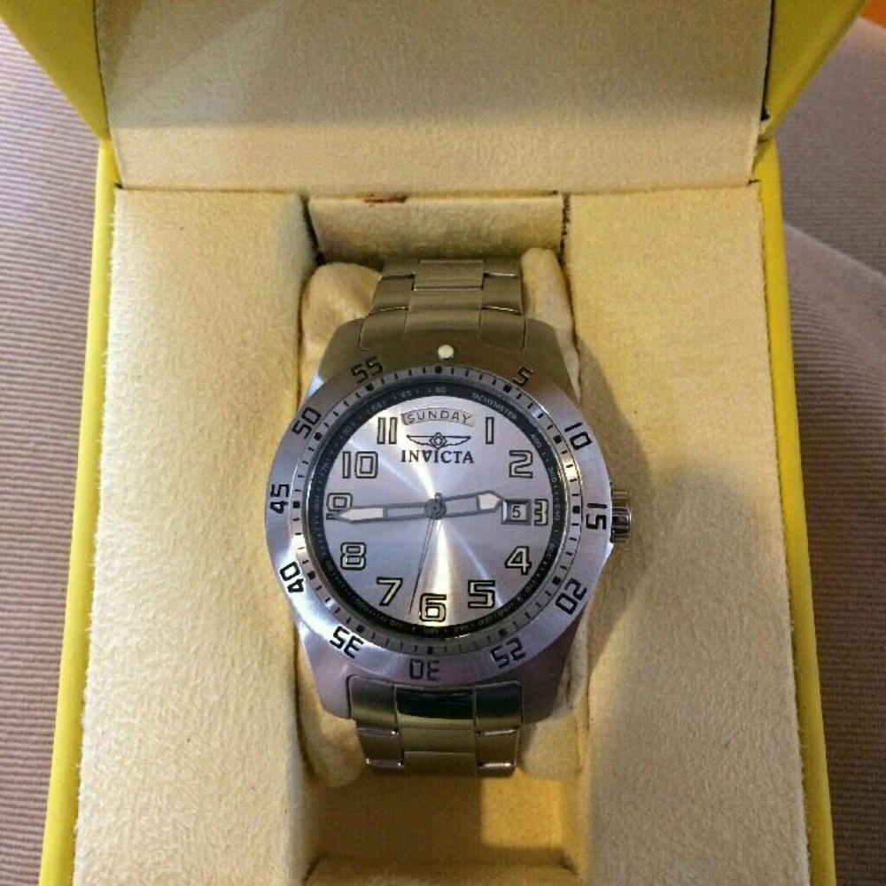 Men's Invicta Watch NIB NWOT - Picture 1 of 6