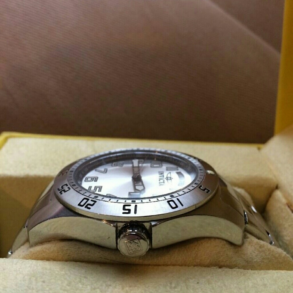 Men's Invicta Watch NIB NWOT - Picture 2 of 6