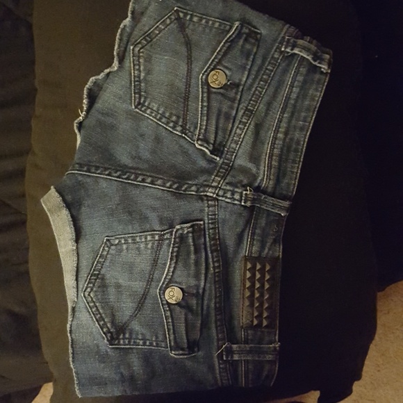 Size 5 short shorts - Picture 2 of 3