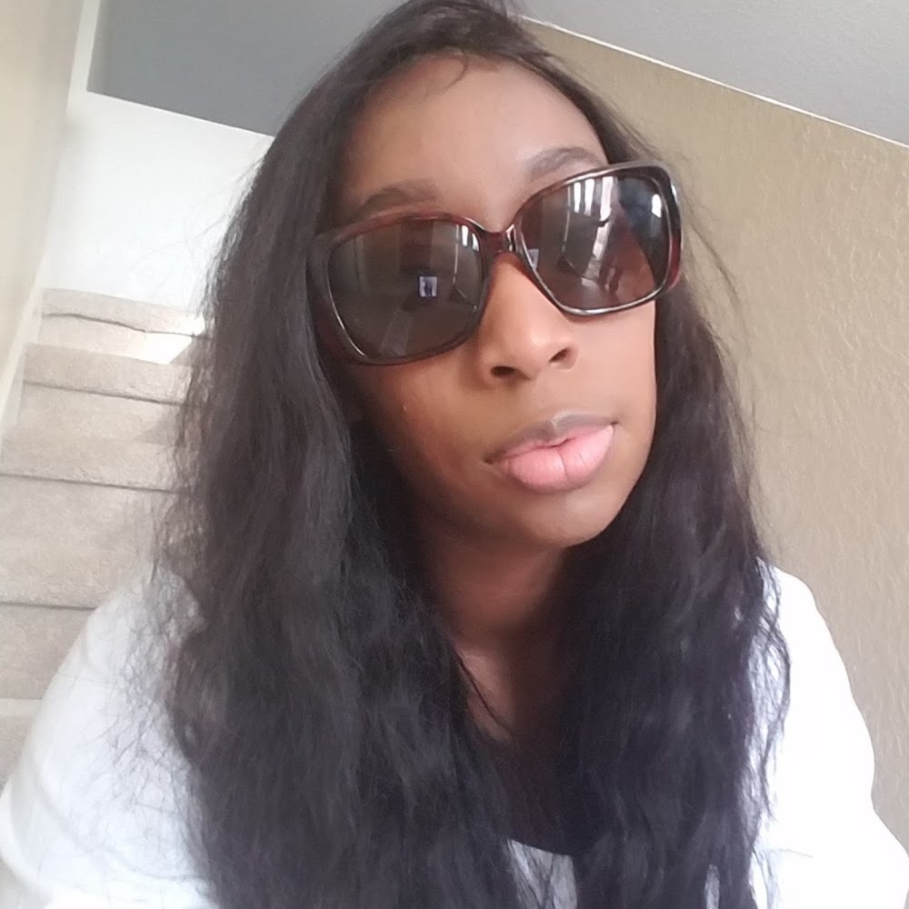 Meet your Posher, Makisha