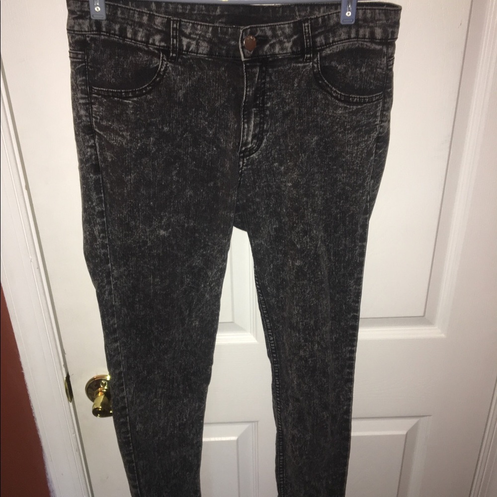 Acid wash jeans
