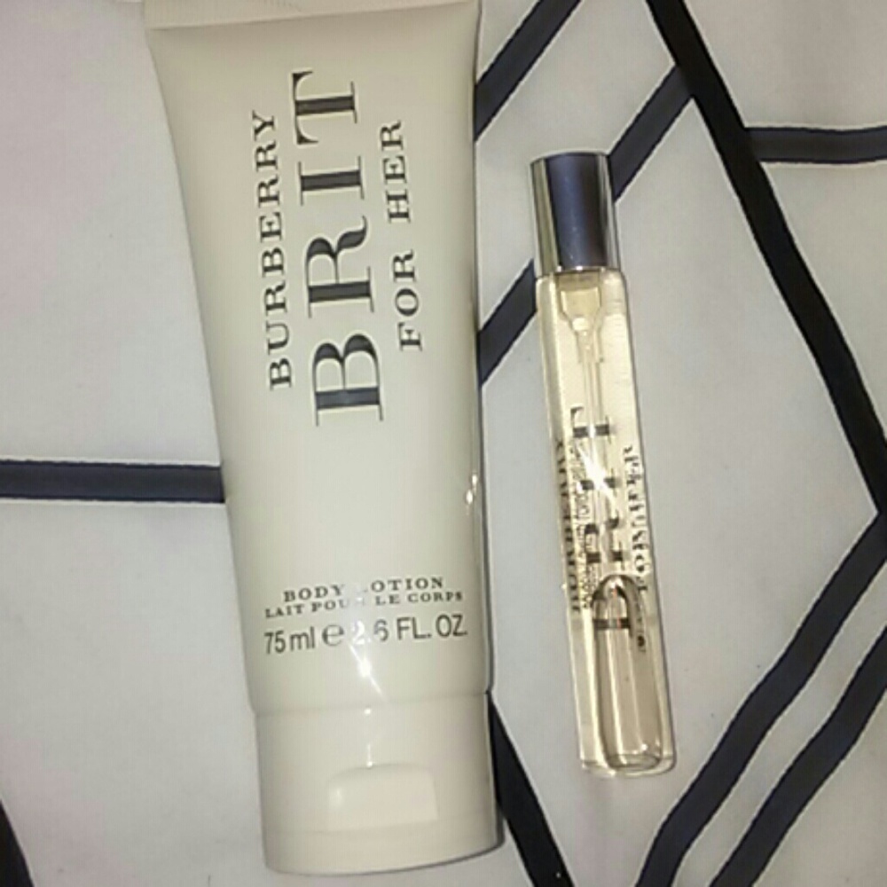 💕💜Burberry Brit For Her two piece set!