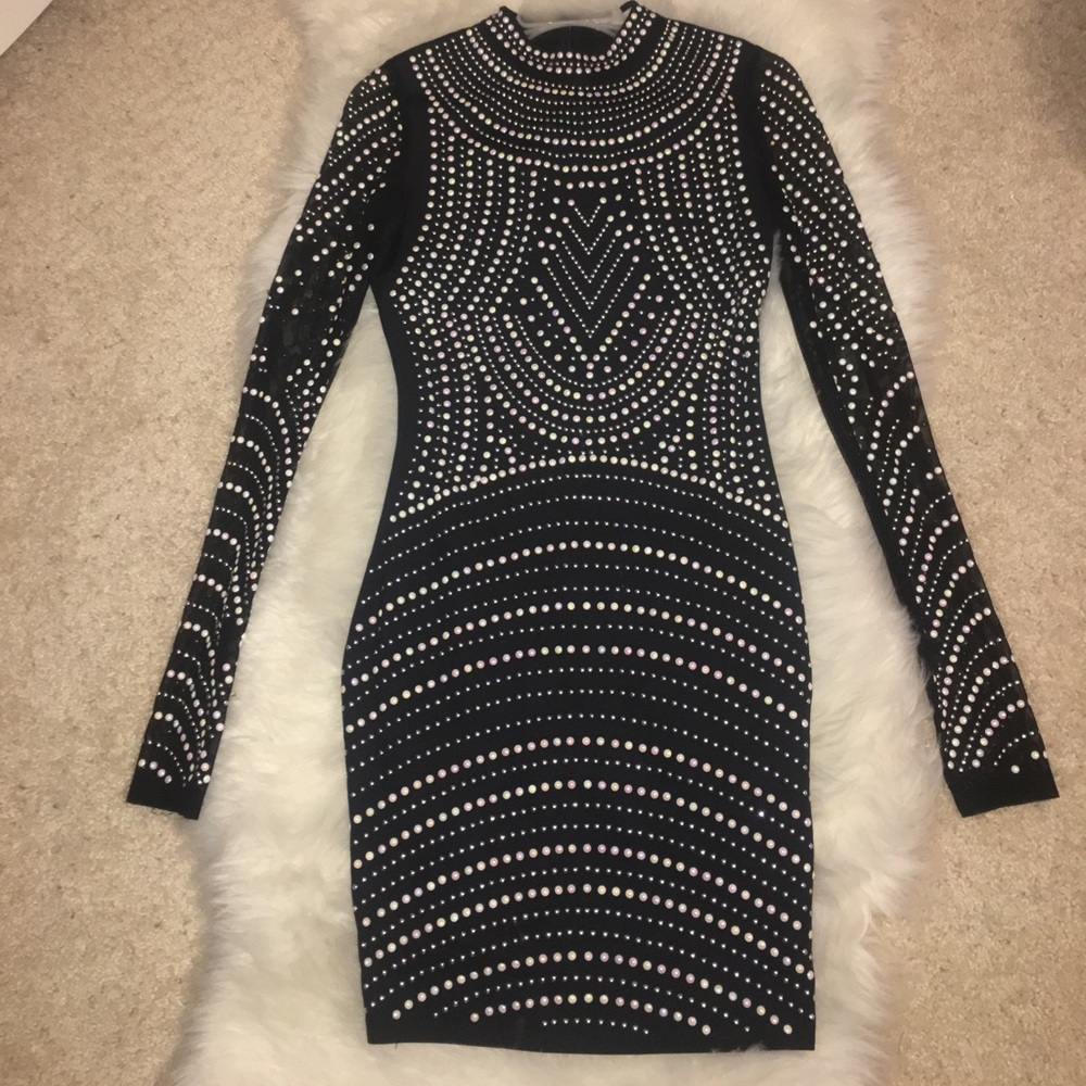 Pearled black dress. Fits curves stunningly👀😍