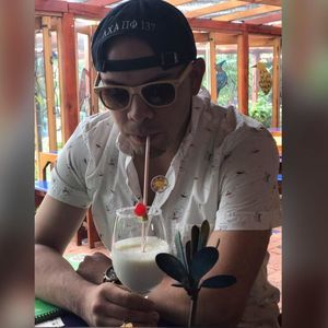 Meet your Posher, Julian