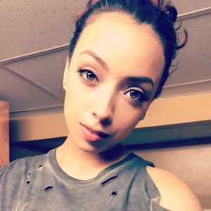 Meet your Posher, Cynthia