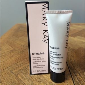 Bronze TimeWise Matte-Wear Liquid Foundation