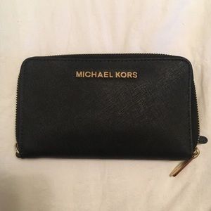 Michael kors wallet