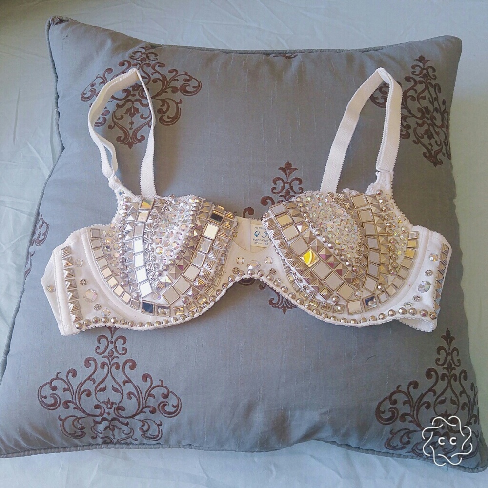 Bra with bling
