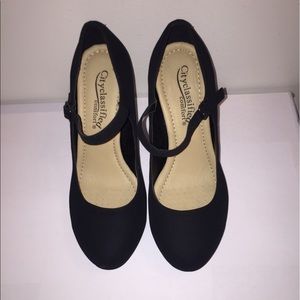 🆕 Black Pumps with Strap