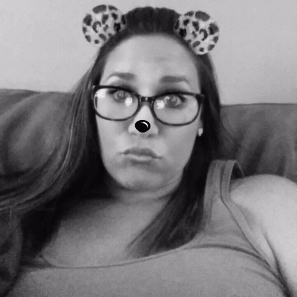 Meet your Posher, Deedee