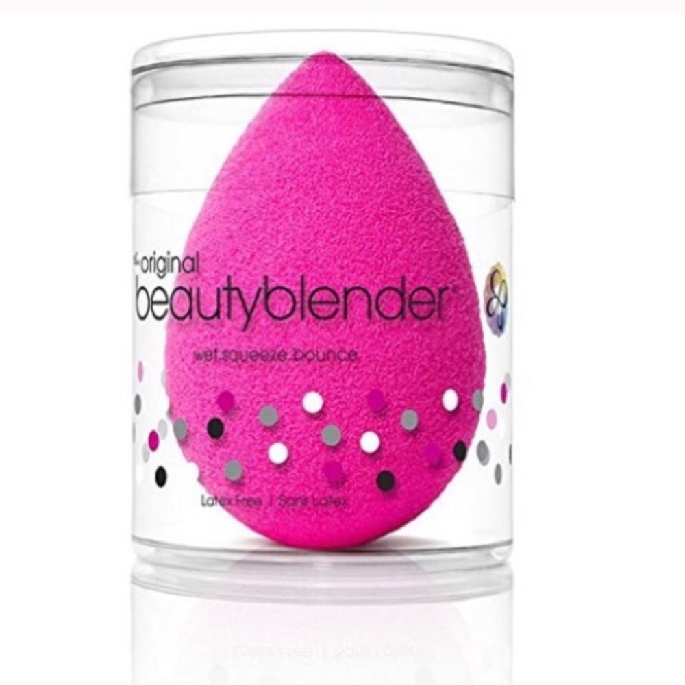 New & Sealed! 🙌. Get your beauty blender today!