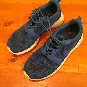 Nike Roshe Blue Jacquard Size 6