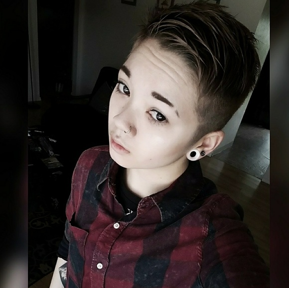 Meet your Posher, Kat - Picture 1 of 1