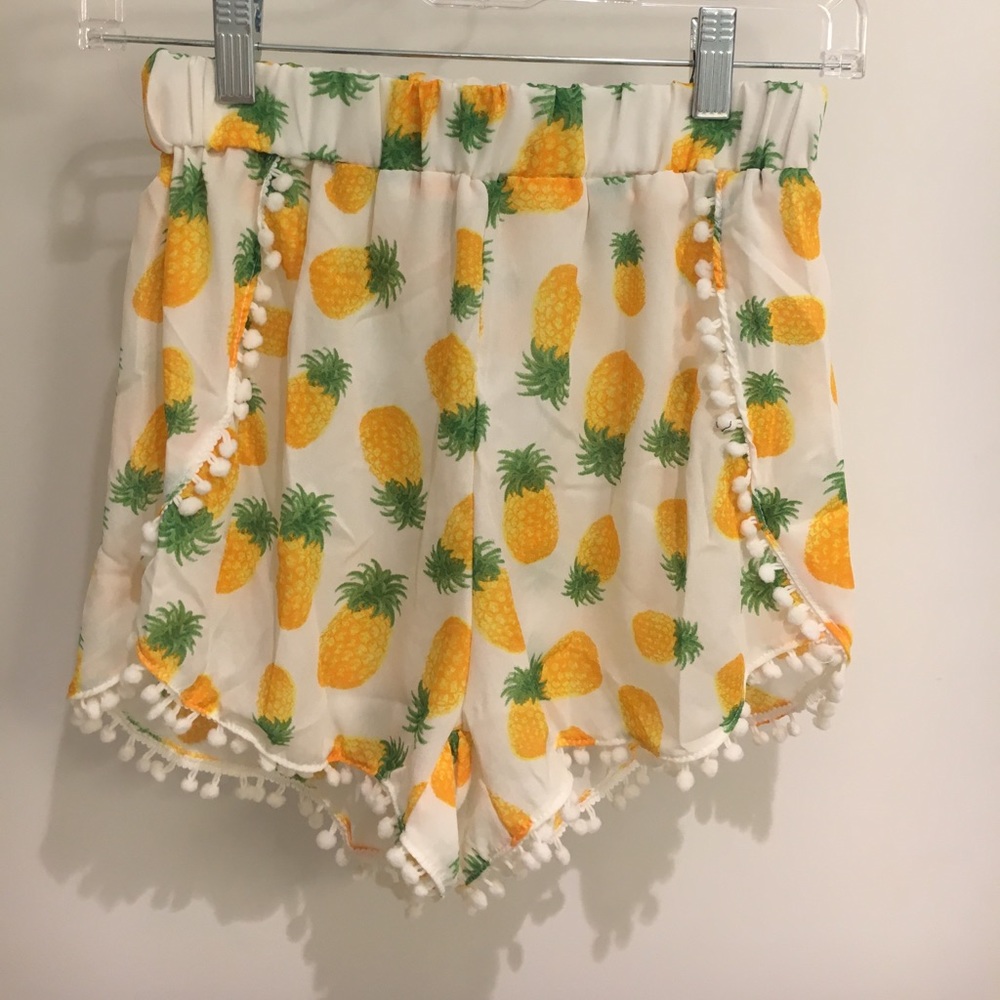 Pineapple Pom-Pom shorts