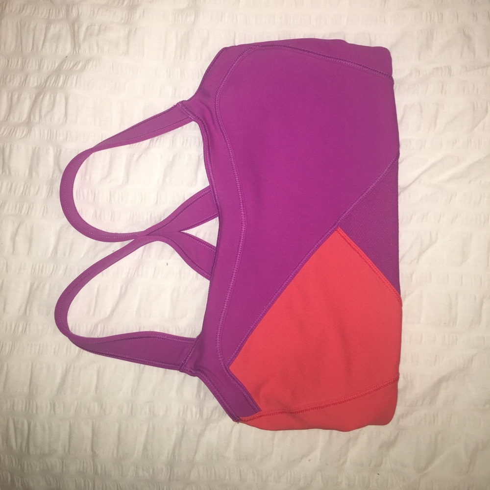 Lululemon sports bra