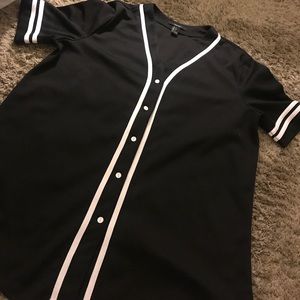 Black and white jersey