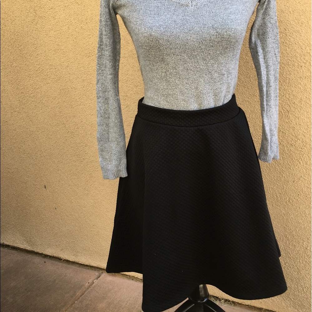 NWT H&M A-Line patterned Skirt
